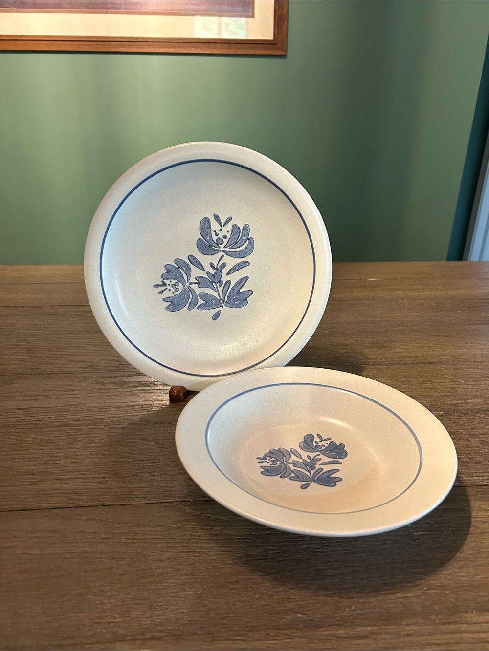 Vintage Pfaltzgraff Yorktowne 10” dinner plate and 8 1/2” bowl set (A)